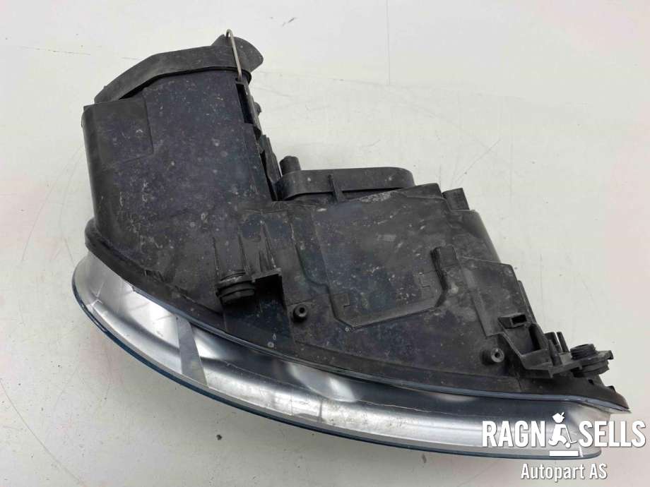 Frontlykt venstre halogen til VW Caddy 2004-2010 (Type III, Fase 1)  (2K0 941 005 D|)