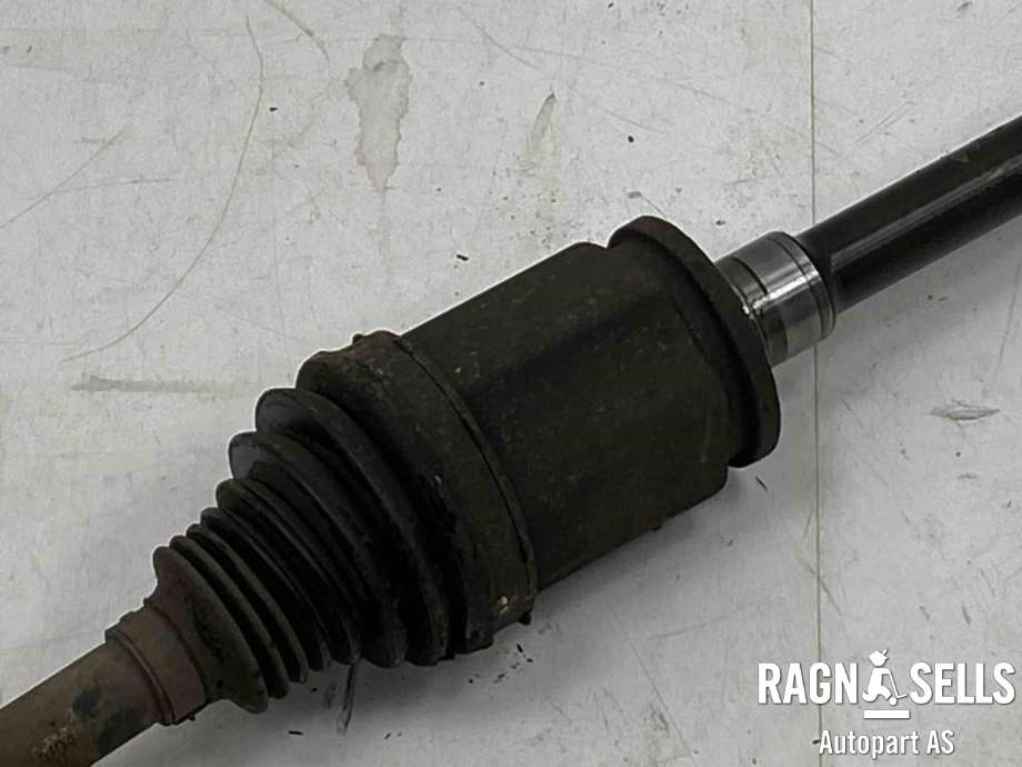 Drivaksel høyre foran, diesel/automat til BMW X3 2010-2017 (F25) (F25) (31 60 8 675 014|)