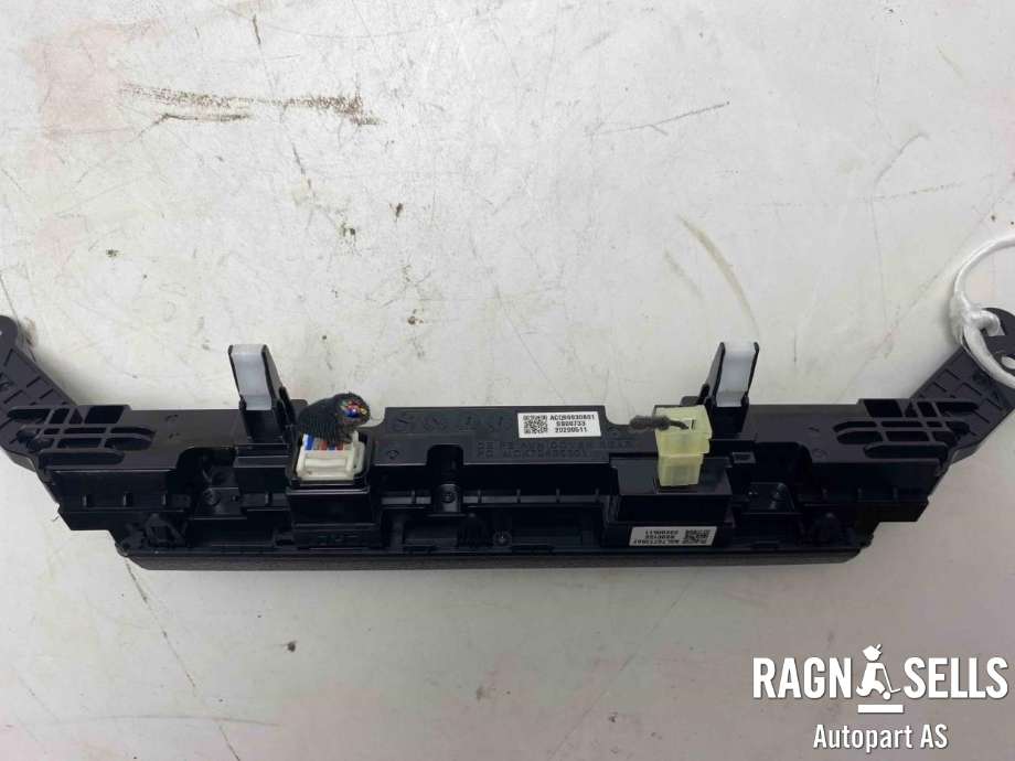 Bilstereo navigasjon betjeningspanel til Kia Niro 2016-2021  (96540G5300WK|)
