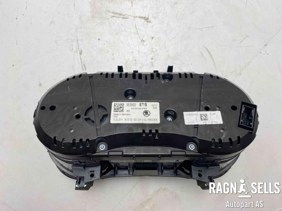 Instrumentpanel til Škoda Octavia 2013-2016 (Type III, Fase 1)  (5E0 920 871 B|)