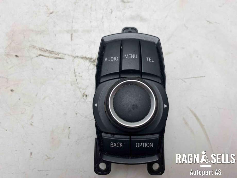 Bilstereo betjeningspanel til BMW 3-Serie, 2012-2018 (F30/F31/F34) (F30/F31/F34) (65 82 9 261 704)