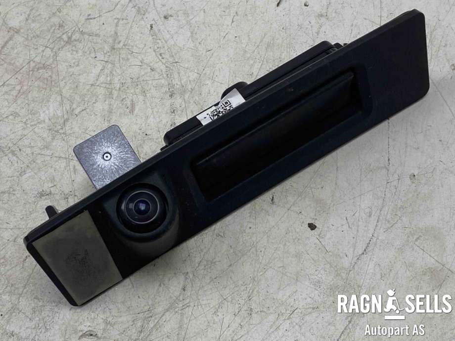 Parkeringskamera bak til Tesla Model Y, 2021-2024 (Type I)  (1095949-00-E)