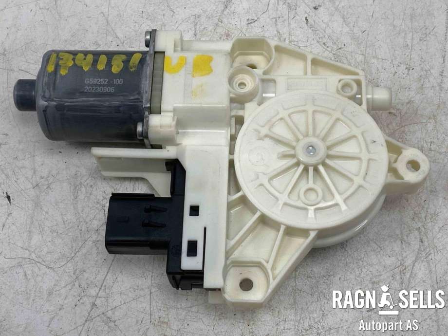 Ruteheis, kun motor, venstre bak til Tesla Model Y, 2021-2024 (Type I)  (1634425-00-A)