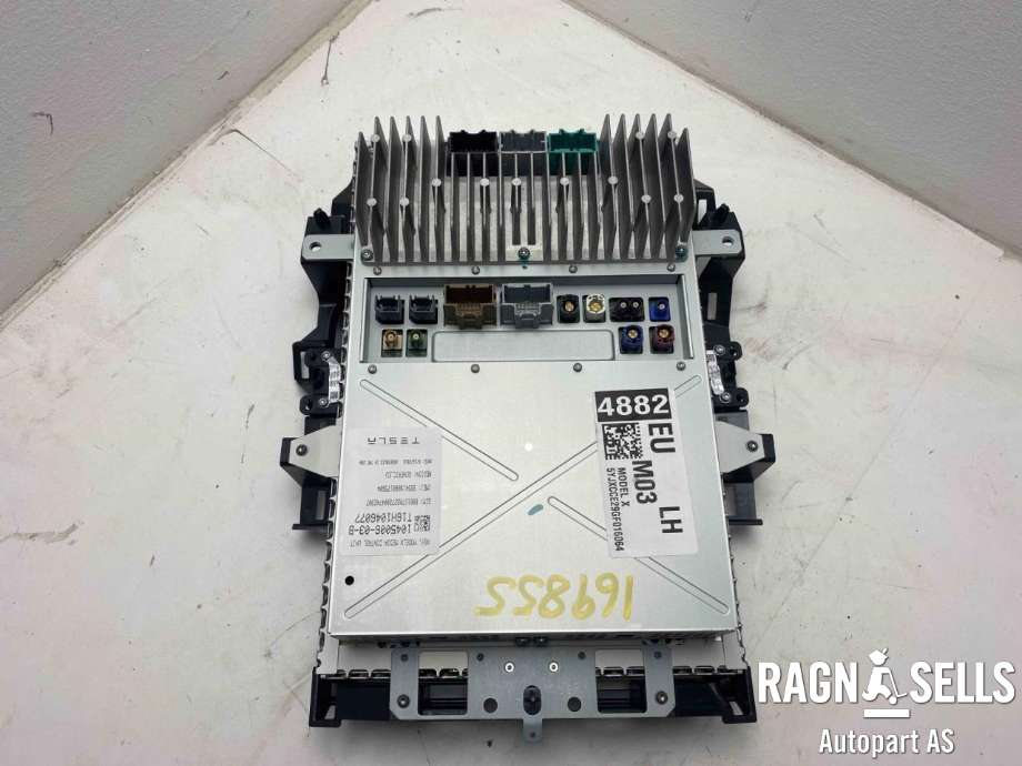 Multimedia display (MCU - Media Controller Unit) til Tesla Model X 2016-->>  (8764561-03-B|1045006-03-B|)