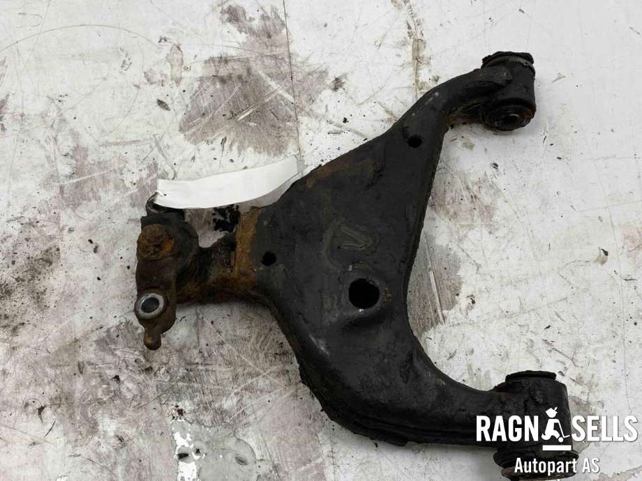 Bærebru høyre foran nedre til Toyota Hilux 2006-2011  (480680K040|)