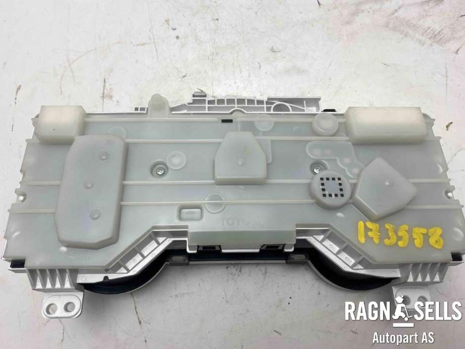 Instrumentpanel til Toyota Hilux 2006-2011  (83800F0051|)