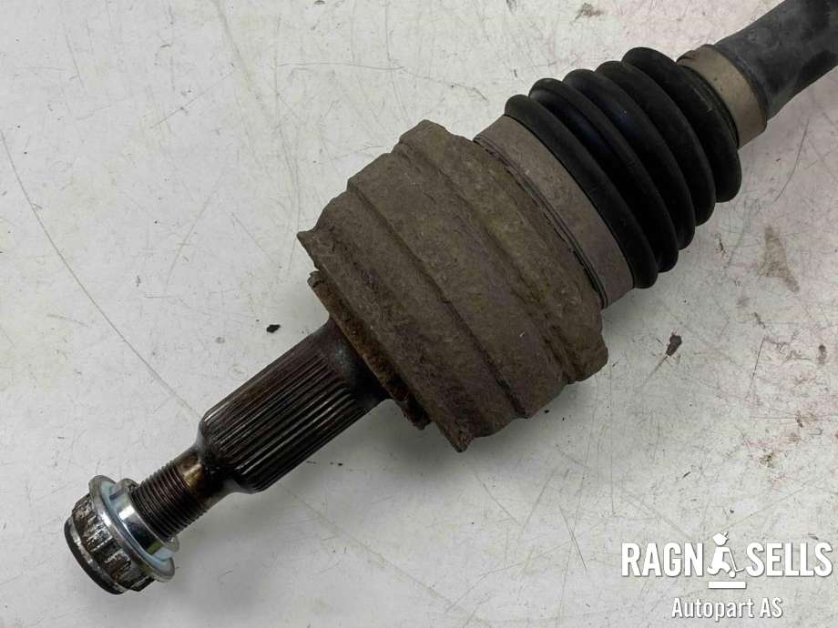 Drivaksel venstre bak, diesel/manuell til VW Transporter / Caravelle 2009-2015 (Fase 2) (T5) (T5) (7E0 501 201 B|)