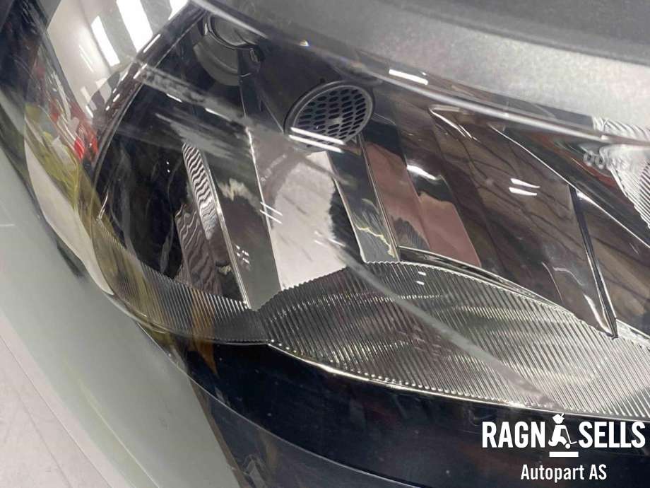 Frontlykt høyre halogen til VW Transporter / Caravelle 2009-2015 (Fase 2) (T5) (T5) (7E1 941 016 R|)