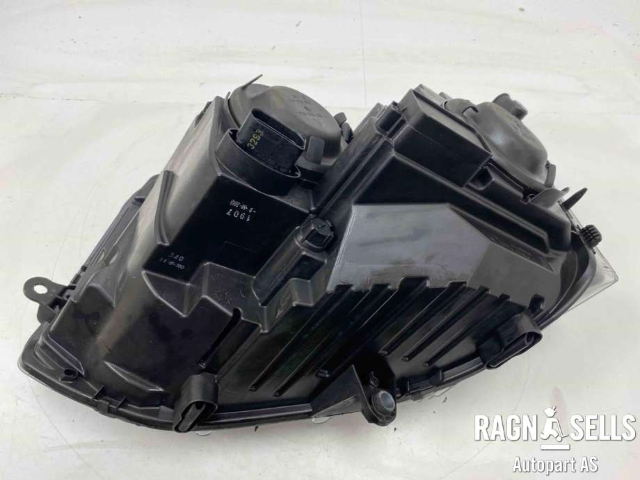 Frontlykt høyre halogen til VW Transporter / Caravelle 2009-2015 (Fase 2) (T5) (T5) (7E1 941 016 R|)