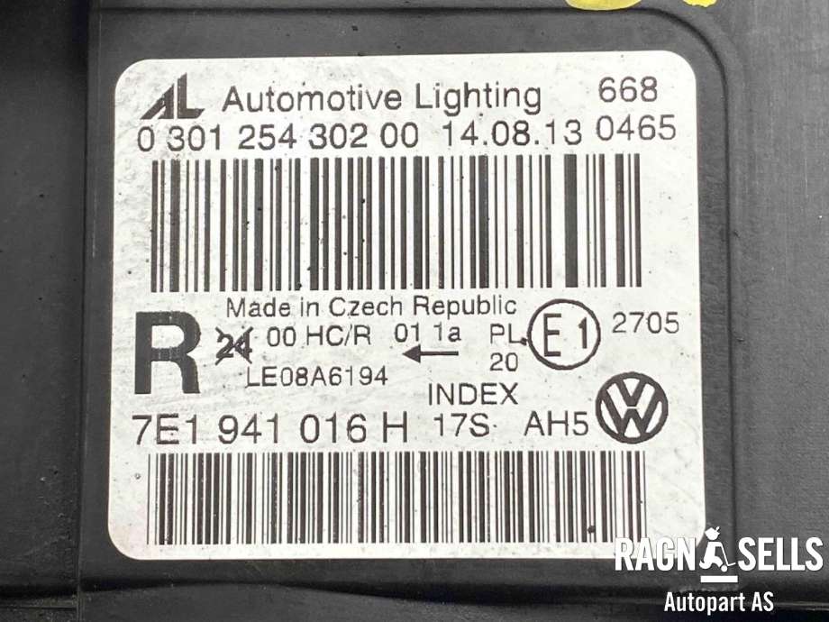 Frontlykt høyre halogen til VW Transporter / Caravelle 2009-2015 (Fase 2) (T5) (T5) (7E1 941 016 R|)