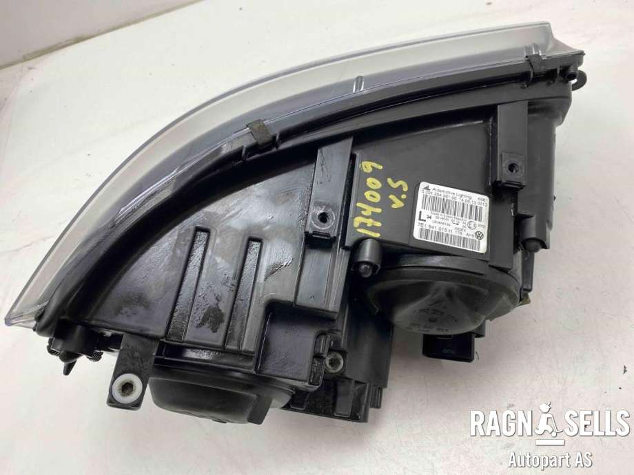 Frontlykt venstre halogen til VW Transporter / Caravelle 2009-2015 (Fase 2) (T5) (T5) (7E1 941 015 R|)