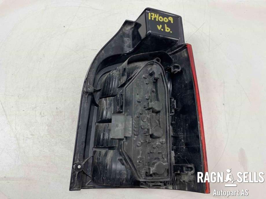 Baklykt venstre til VW Transporter / Caravelle 2009-2015 (Fase 2) (T5) (T5) (7H5 945 095 M|)