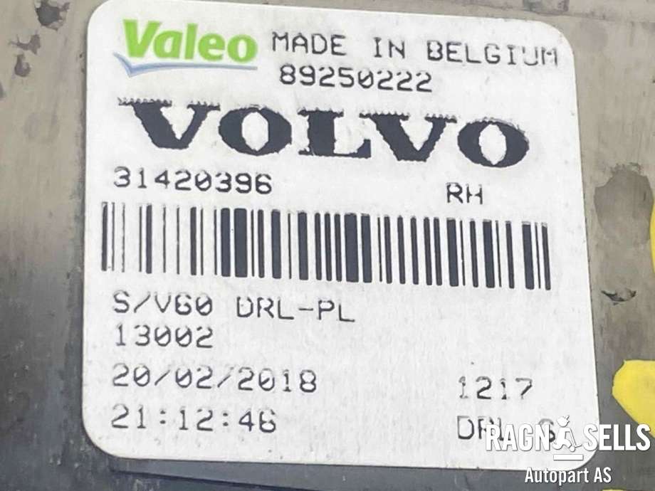 Tåkelykt høyre foran til Volvo V60 / V60 CC 2018-->> (Type II)  (31420396|)