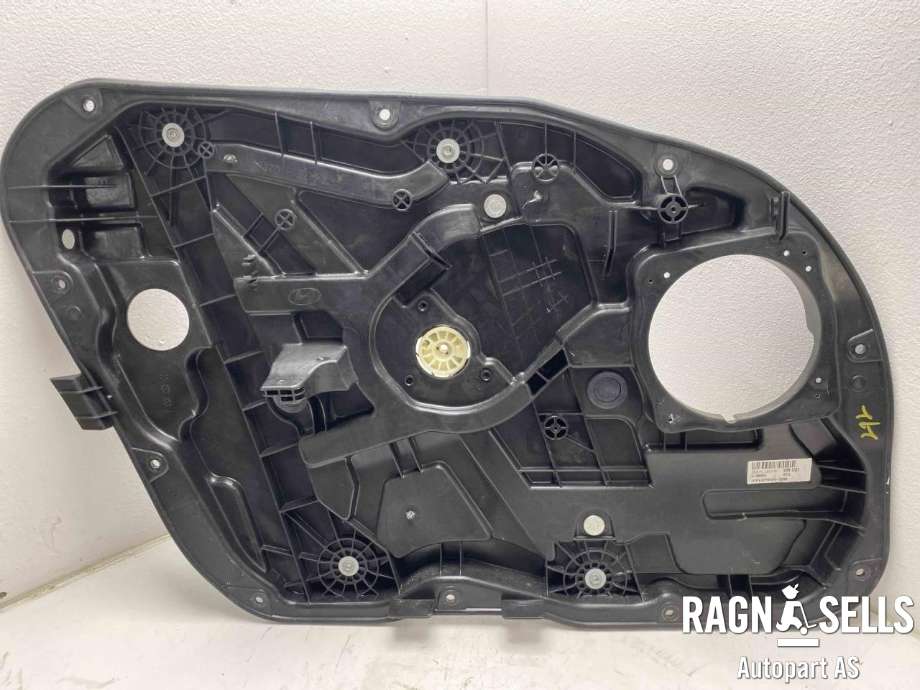 Ruteheis venstre foran til Hyundai i40 2012-2017  (824713Z000|)