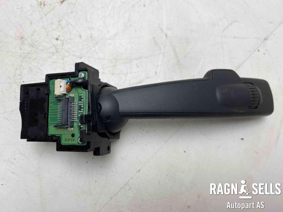 Bryter blink til Volvo V60 / V60 CC 2018-->> (Type II)  (31456045|)