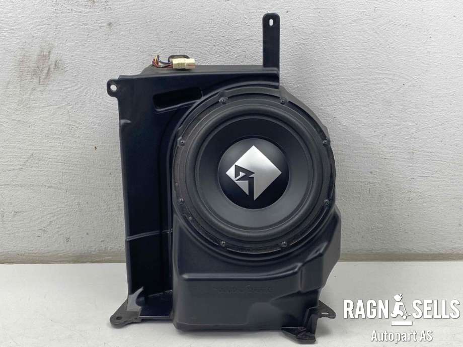 Bilstereo sub-woofer til Mitsubishi Outlander, 2012-2015 (Type III, Fase 1)  (8720A141)