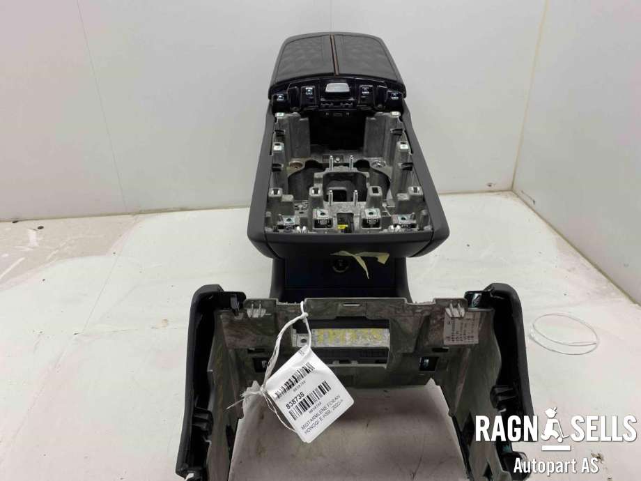 Midtarmlene foran til Hongqi E-HS9 2022-->>  (N/A|)