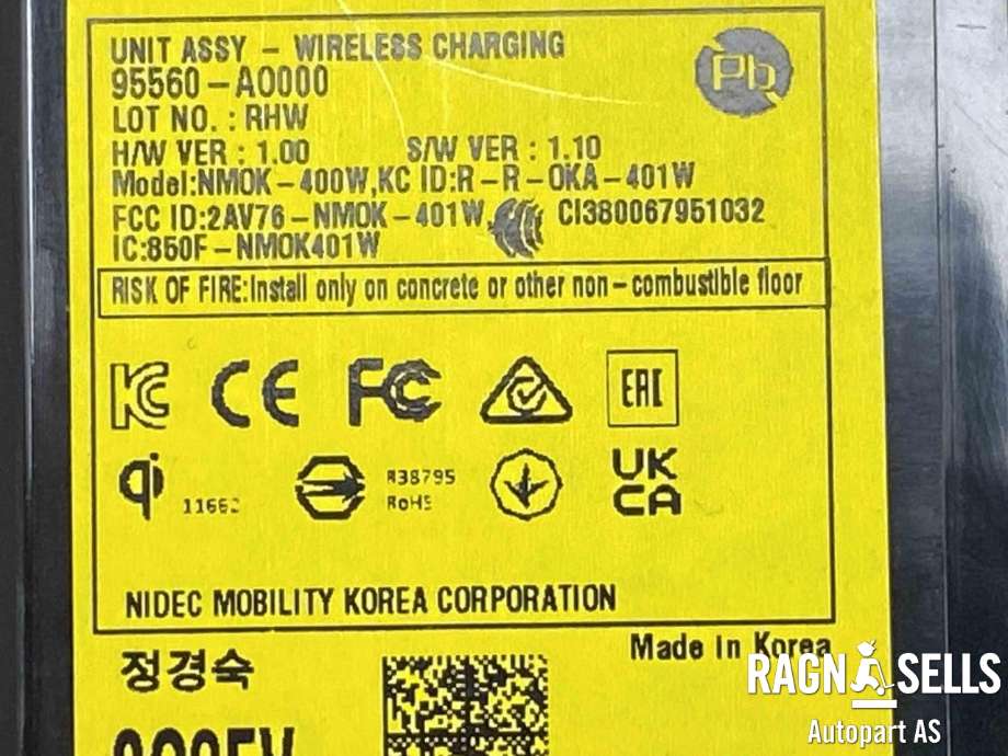 Dashbord trådløs mobillader til Kia Niro EV 2022-->>  (95560AO000|)