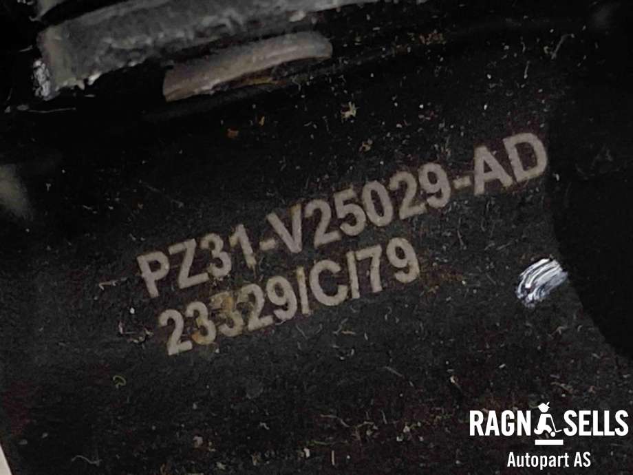 Dørhengsel venstre bak til Ford Transit Custom 2023-->> (Type II)  (PZ31-V268K35-AE||2711098|2683789|2682273|PZ31-V25001-AC|PZ31-V25029-AD)