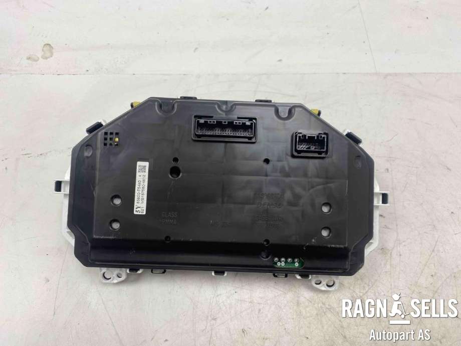 Instrumentpanel til Toyota Yaris 2014-2020 (Type III, Fase 2)  (83800F5440|)