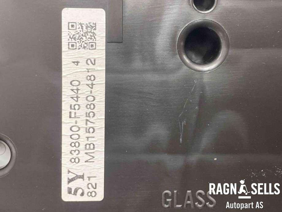 Instrumentpanel til Toyota Yaris 2014-2020 (Type III, Fase 2)  (83800F5440|)