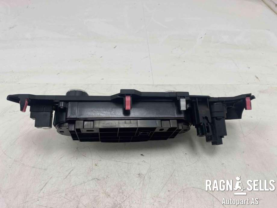 Varmeapparat betjening til Toyota Yaris 2014-2020 (Type III, Fase 2)  (559000D800C3|559000D800|)