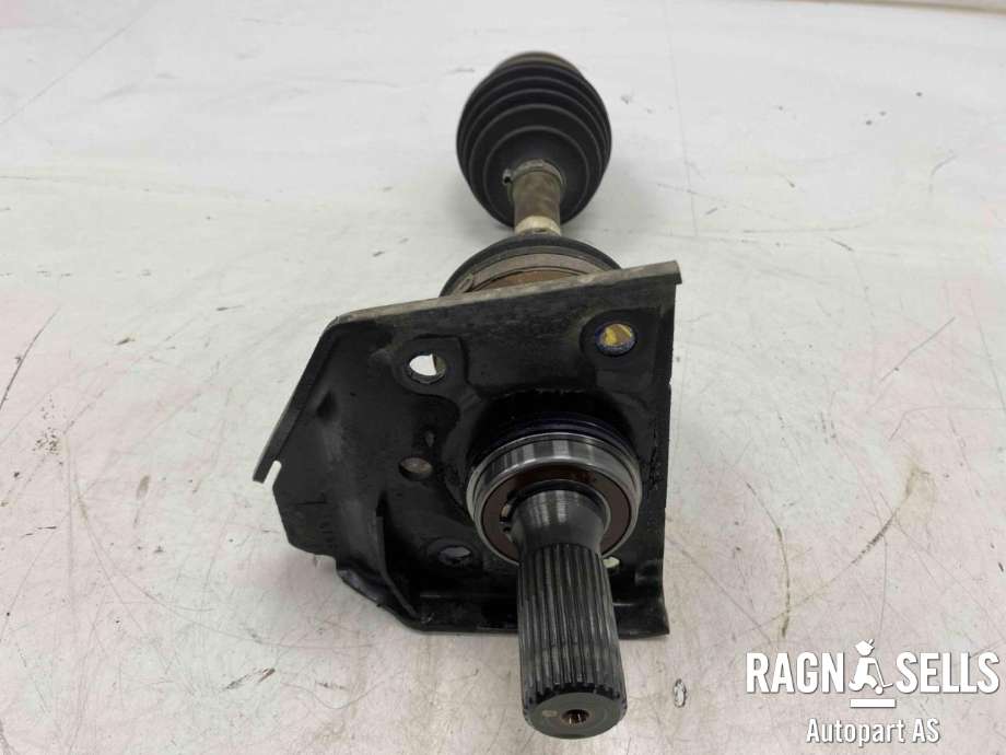 Drivaksel venstre foran til Isuzu D-Max 2021-->> (Type III)  (8983929650|)