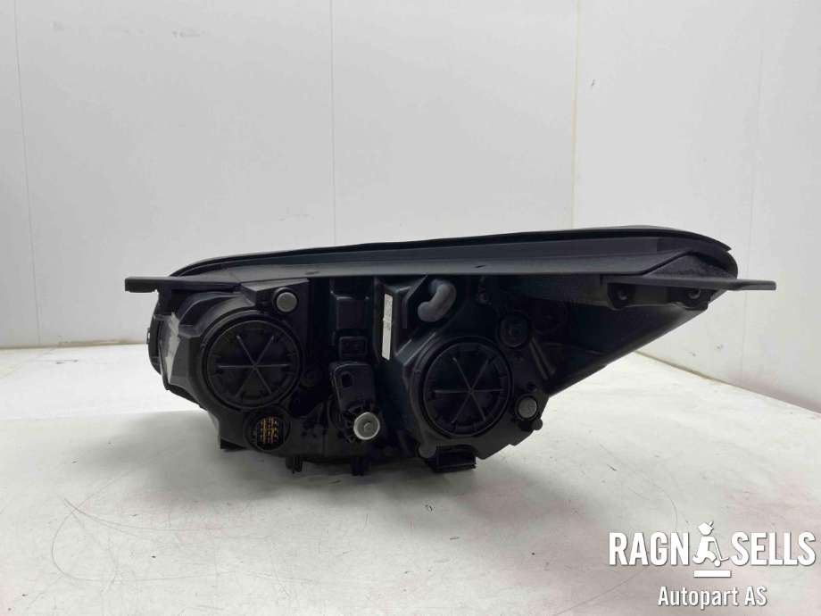 Frontlykt høyre halogen til Kia Soul 2014-2019 (Type II)  (92102E40101D|)