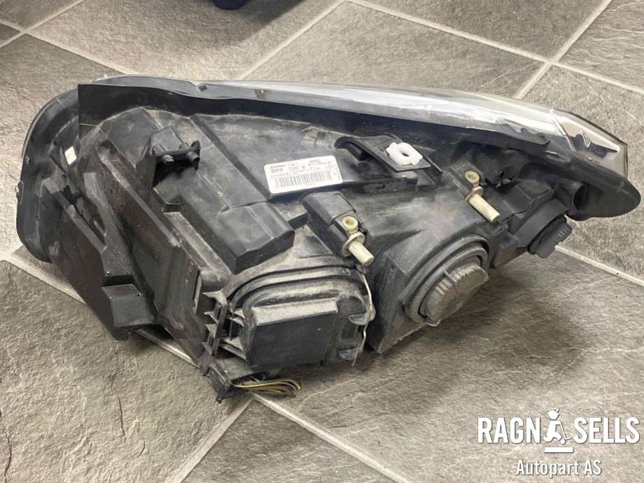 Frontlykt høyre xenon til BMW X1 2009-2015 (E84) (E84) (63 11 2 993 498|)
