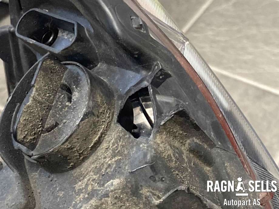 Frontlykt høyre xenon til BMW X1 2009-2015 (E84) (E84) (63 11 2 993 498|)