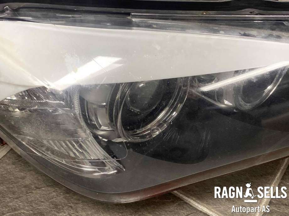 Frontlykt høyre xenon til BMW X1 2009-2015 (E84) (E84) (63 11 2 993 498|)