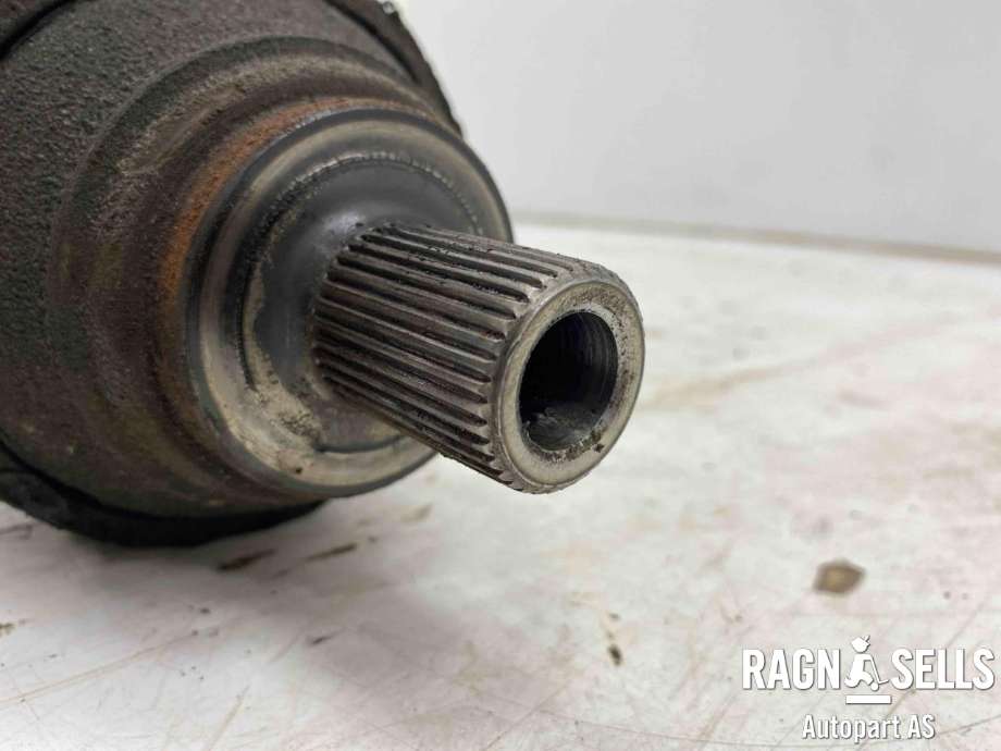 Drivaksel høyre foran, diesel/automat til VW Touran 2010-2015 (Type I, Fase 3)  (1K0 407 272 RF|)