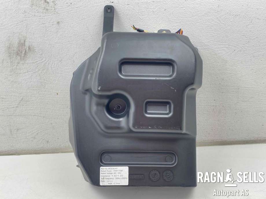 Bilstereo sub-woofer til Mitsubishi Outlander 2012-2015 (Type III, Fase 1)  (8720A141|)