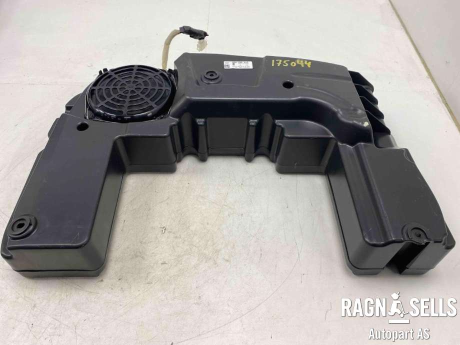 Bilstereo sub-woofer til Audi A1 2010-2014 (Type I, Fase 1)  (8X0 035 412|)