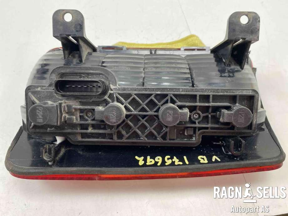 Baklykt venstre til VW Caddy 2010-2015 (Type III, Fase 2)  (2K5 945 095 J|)