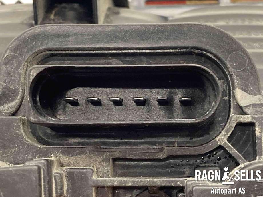 Baklykt venstre til VW Caddy 2010-2015 (Type III, Fase 2)  (2K5 945 095 J|)