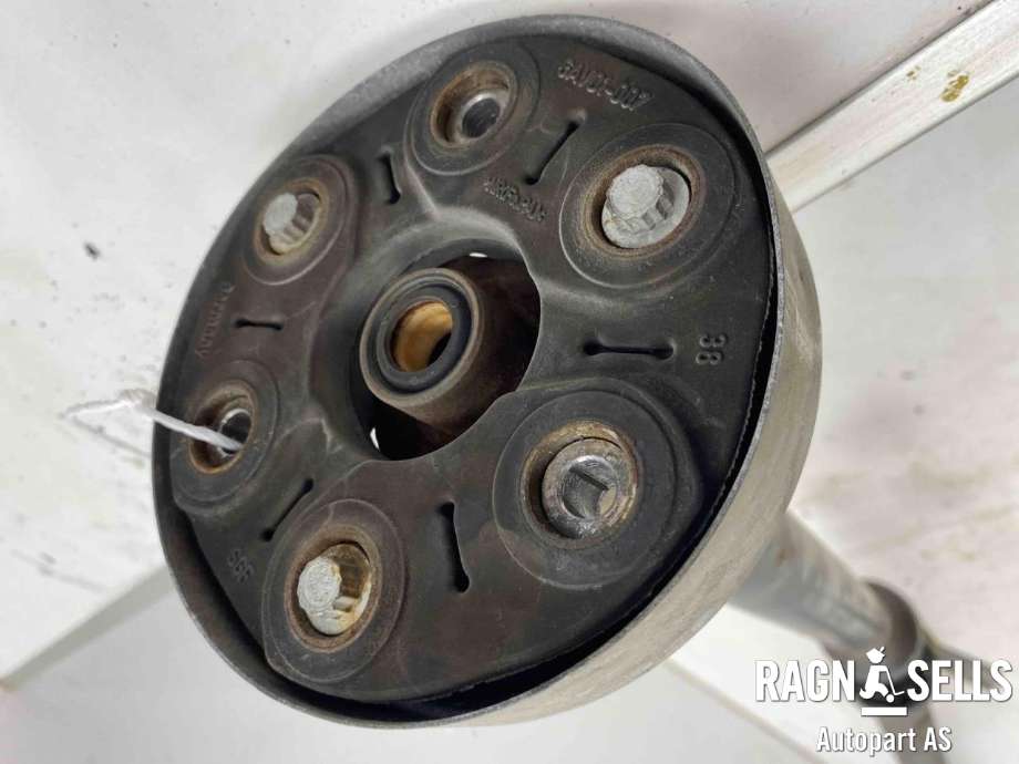Mellomaksel til VW Caddy 2010-2015 (Type III, Fase 2)  (2K0 521 101 M|)