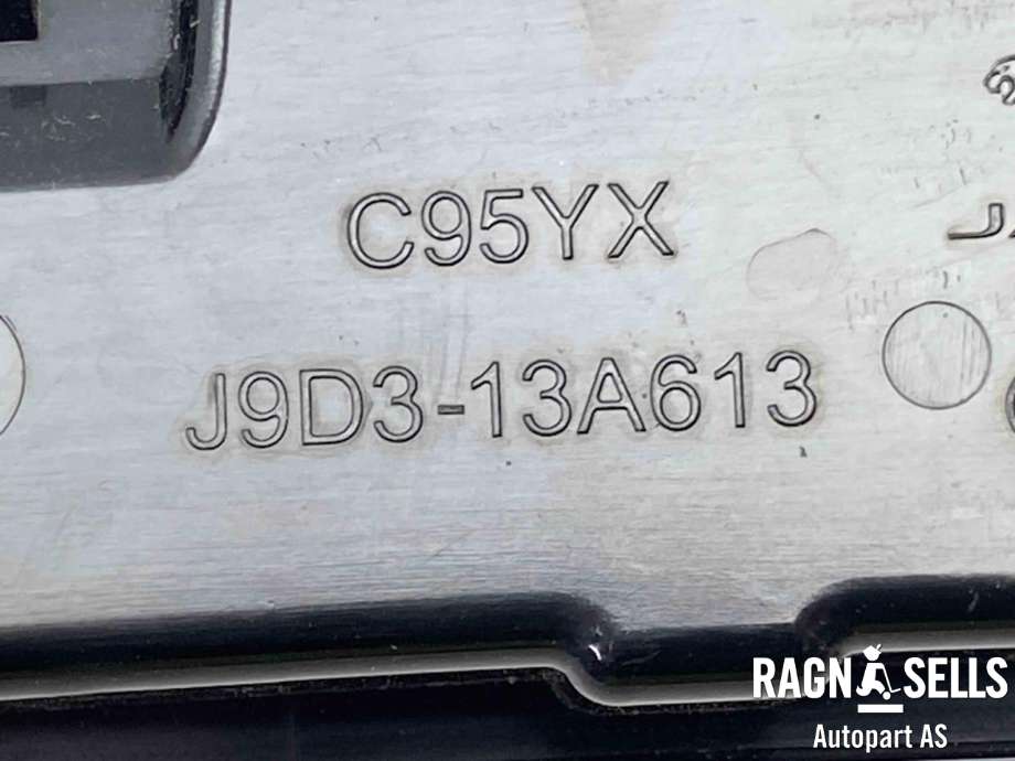 Baklykt bremselys bakrute til Jaguar I-PACE 2018-->>  (T4K3986|J9D313A613|J9D313A613AC)