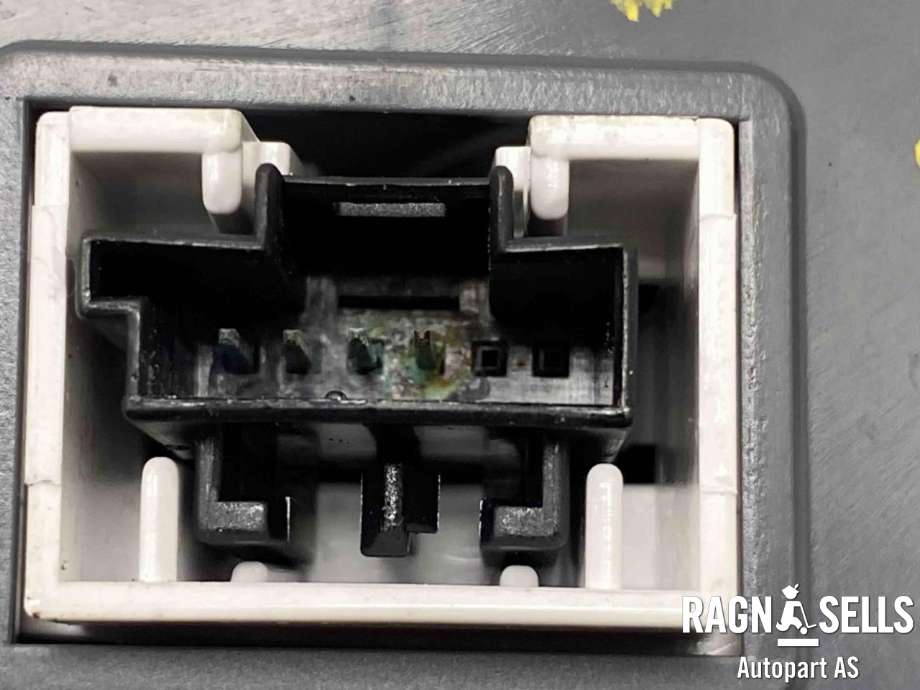 Baklykt venstre indre til Mercedes B-Klasse, electric drive 2014-2018 (W242) (W242) (A 246 906 91 00|)