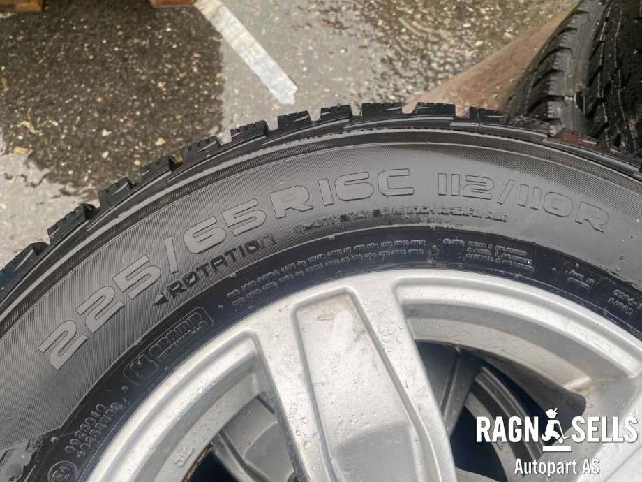 Hjulsett aluminium vinter til Mitsubishi Pajero 2000-2006 (Type III) (NOKIAN|225/65R16C|HAKKAPELIITTA CR3|6X139.7)