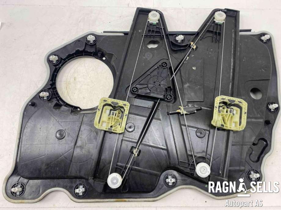 Ruteheis venstre foran til Ford Mustang Mach-e 2020-->>  (2707623|LJ8B-R23201-B|LJ8B-R23201-BF|2483438|LJ8B R23201-BC|2706857|LJ8B-R23209-BF|2483443|LJ8B R23209-BC)