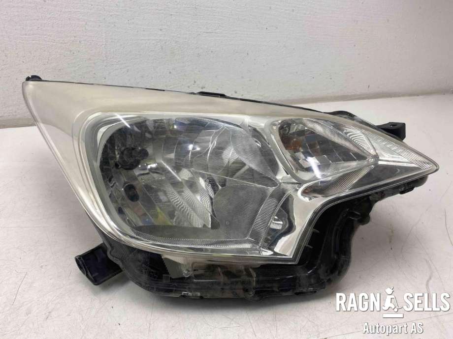 Frontlykt høyre halogen til Toyota Verso-S, 2011-2015 (COMBI) (COMBI) (8113052C80)