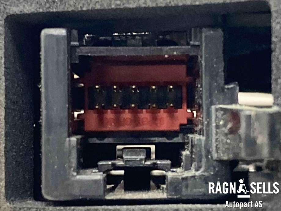 Baklykt venstre indre til Jaguar I-PACE 2018-->>  