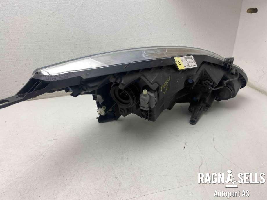 Frontlykt venstre halogen til Nissan E-NV200 2014-->>  (260604FA1A|)
