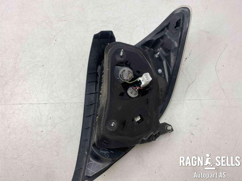 Baklykt venstre til Toyota Yaris 2012-2014 (Type III, Fase 1)