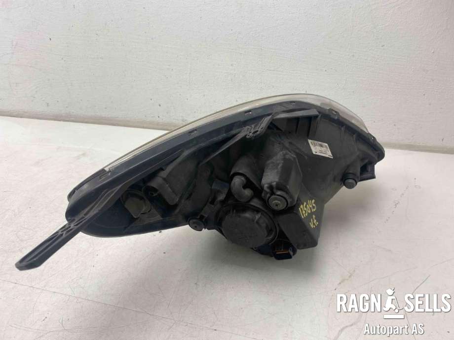 Frontlykt venstre halogen til Hyundai i20 2009-2014 (Type I)  