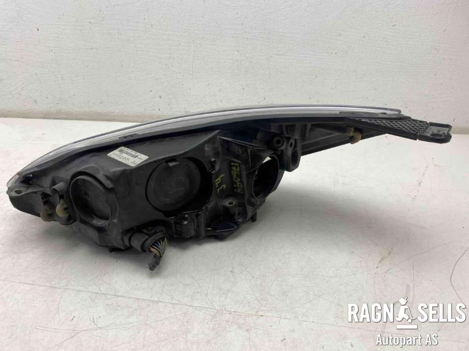 Frontlykt høyre halogen til Ford Focus 2011-2014 (Type III, Fase 1)