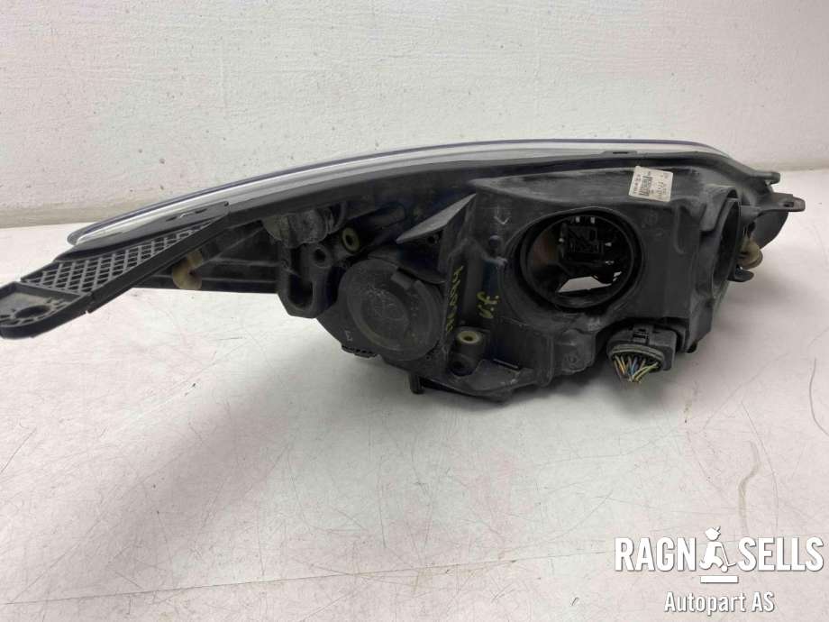 Frontlykt venstre halogen til Ford Focus 2011-2014 (Type III, Fase 1)