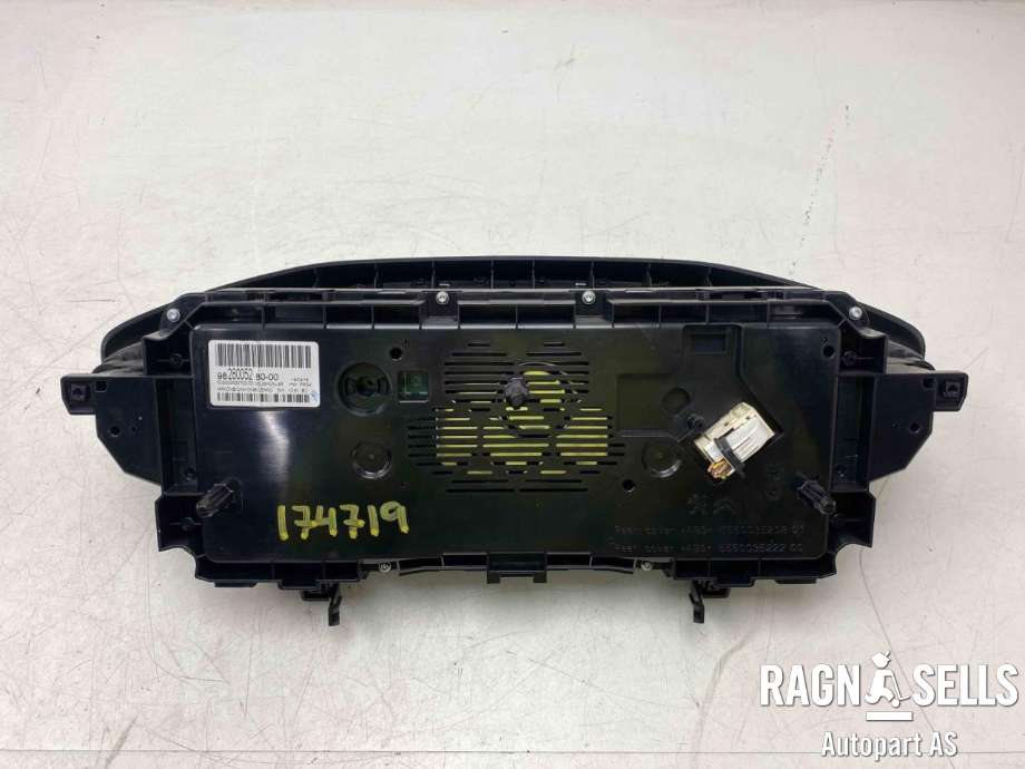Instrumentpanel til Peugeot 3008 2016-->> (Type II)  