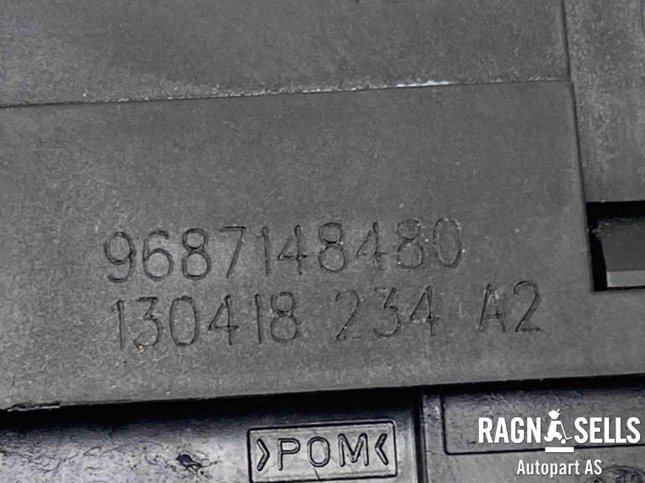 Baklukelås til Peugeot 3008 2016-->> (Type II)  